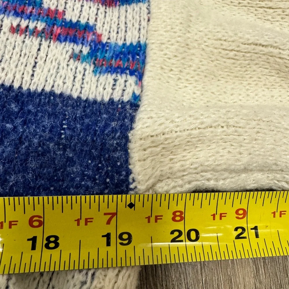 Vintage Sundays Southwestern Geometric Sweater Medium‎